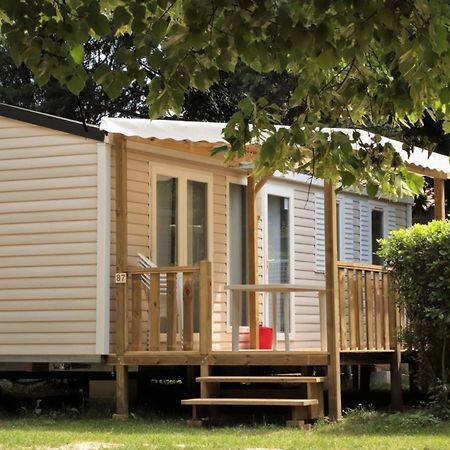 Camping Les Avignon - La Laune فينوف ليز أفيجْنْ المظهر الخارجي الصورة