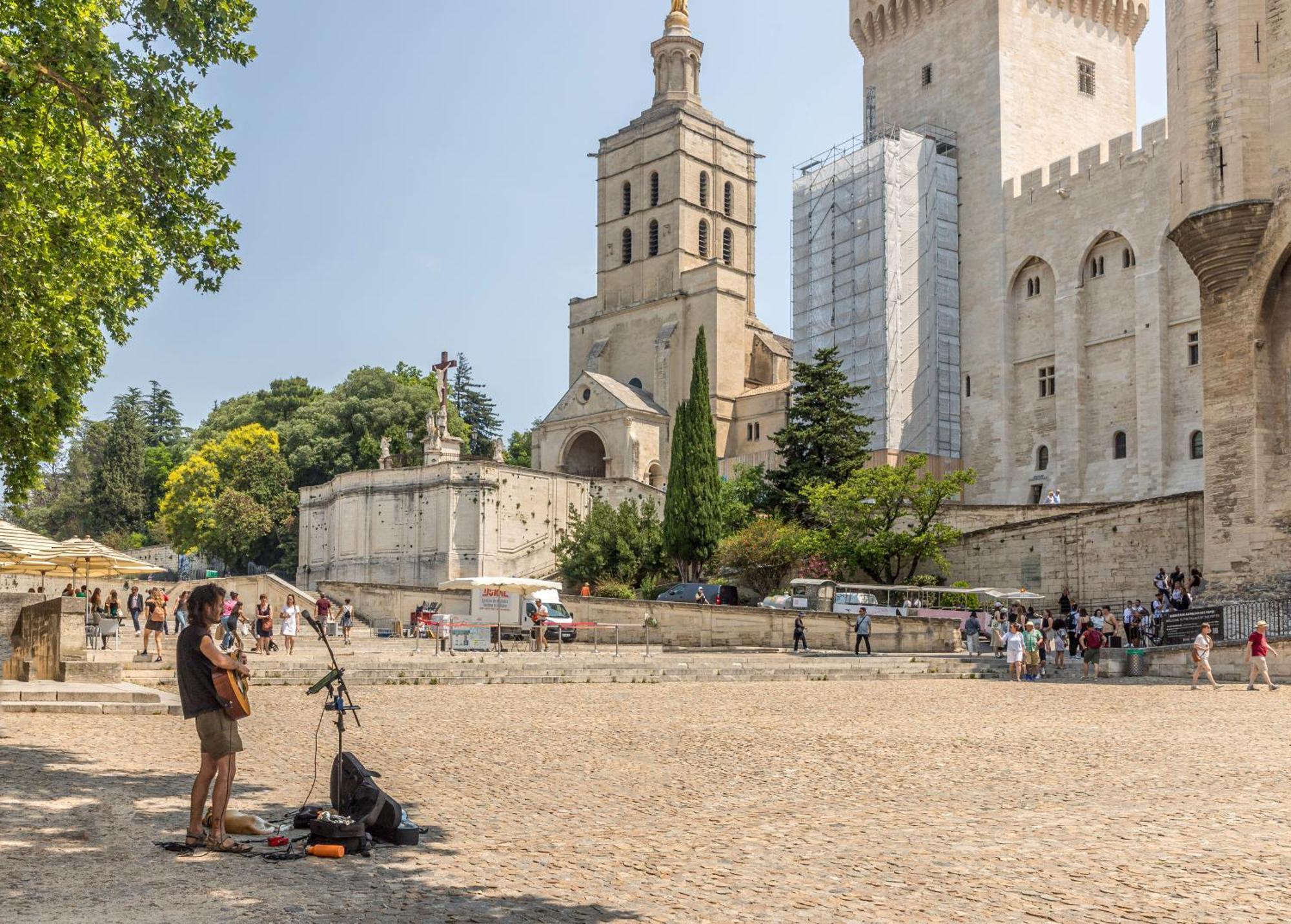 Camping Les Avignon - La Laune فينوف ليز أفيجْنْ المظهر الخارجي الصورة