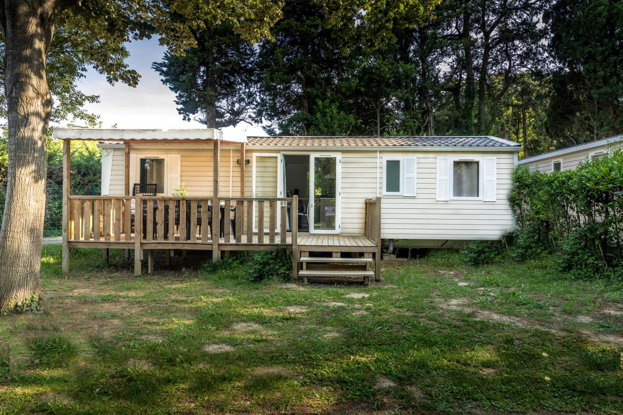 Camping Les Avignon - La Laune فينوف ليز أفيجْنْ الغرفة الصورة