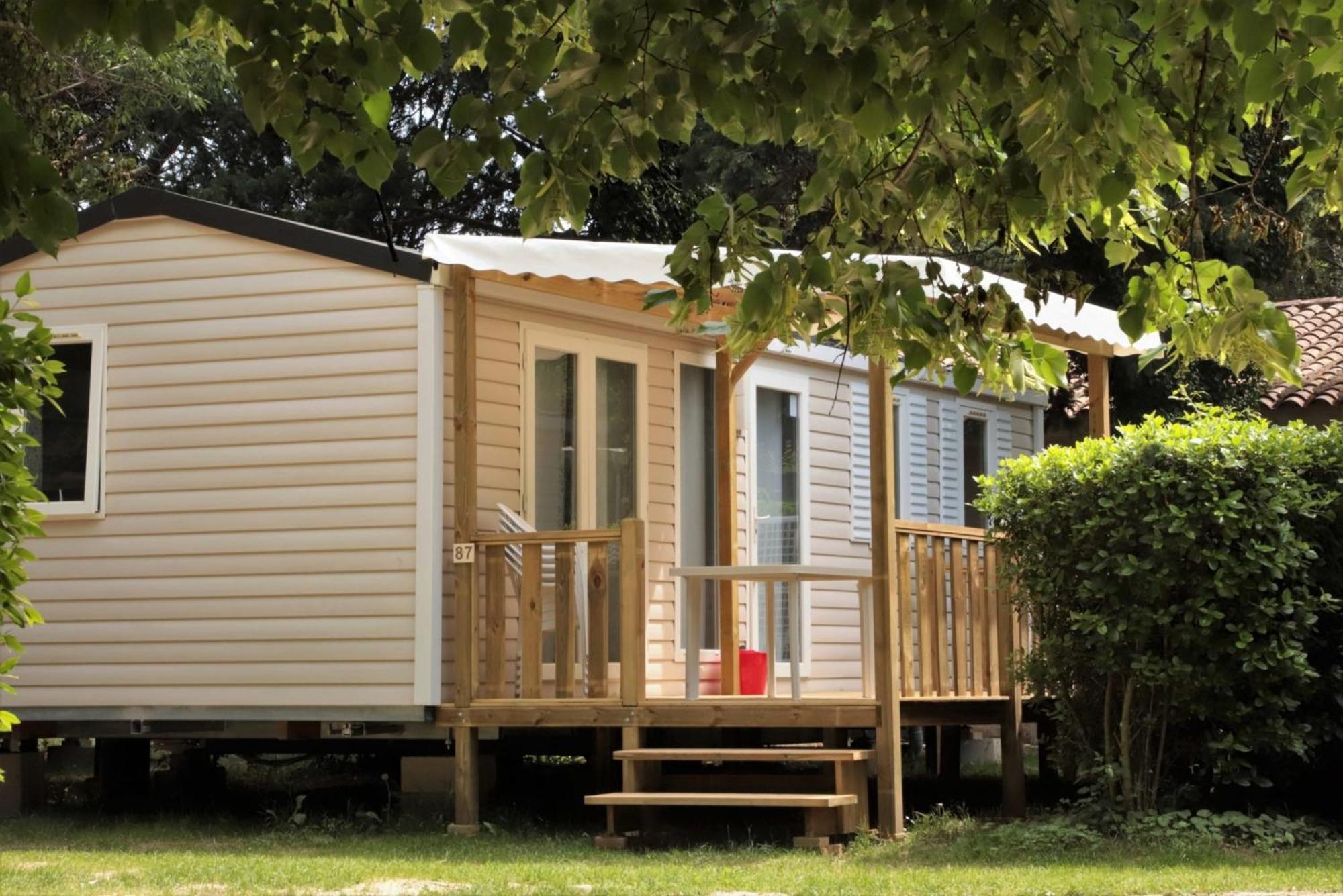 Camping Les Avignon - La Laune فينوف ليز أفيجْنْ المظهر الخارجي الصورة