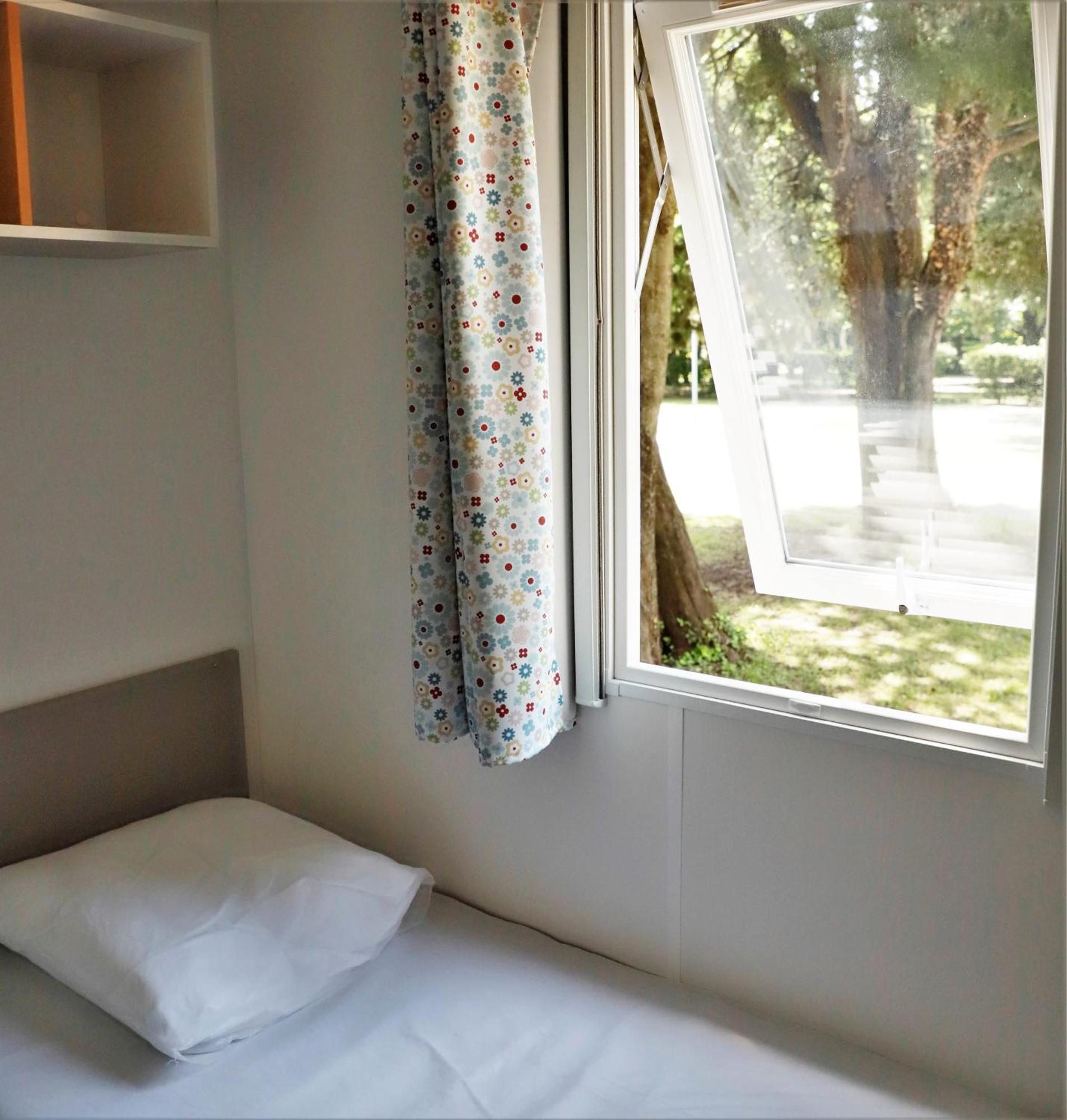Camping Les Avignon - La Laune فينوف ليز أفيجْنْ المظهر الخارجي الصورة