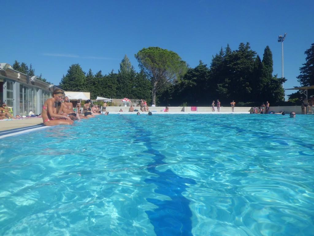 Camping Les Avignon - La Laune فينوف ليز أفيجْنْ المظهر الخارجي الصورة